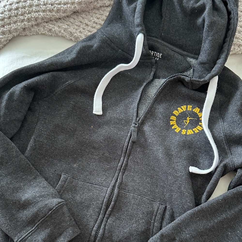 Dave Matthew’s Band Women's Black Zip-Up Hoodie - Picture 2 of 5